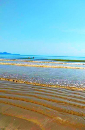 Casa grande a 50 metros da praia